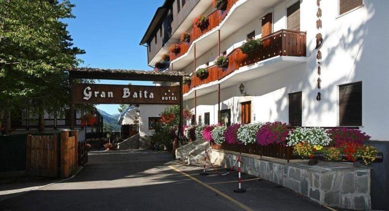 Hotel Gran Baita Oulx Exteriör bild