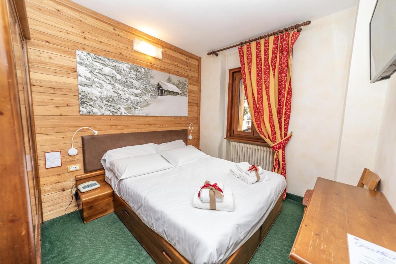Hotel Gran Baita Oulx Exteriör bild