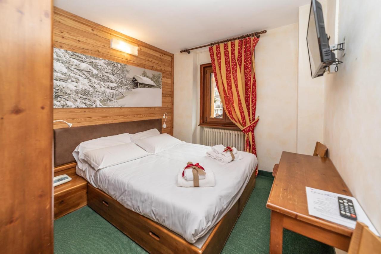 Hotel Gran Baita Oulx Exteriör bild