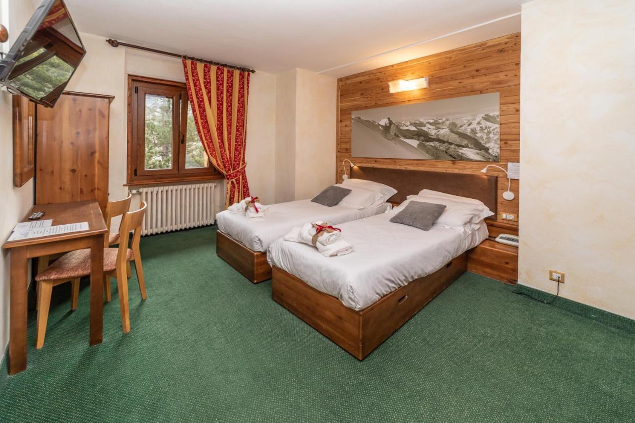 Hotel Gran Baita Oulx Exteriör bild